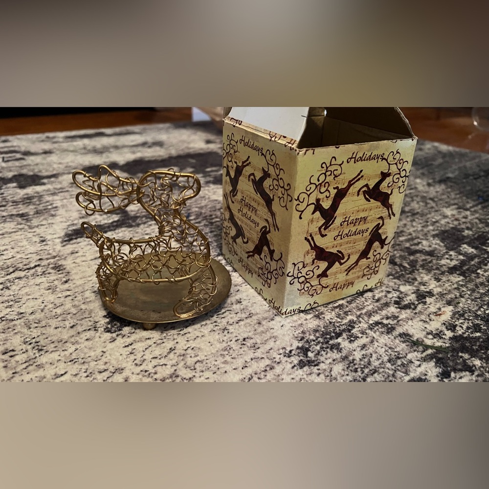 Gold Wire Reindeer Candle Holder